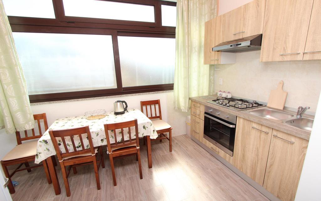Apartments Maruchita Rovinj Bagian luar foto