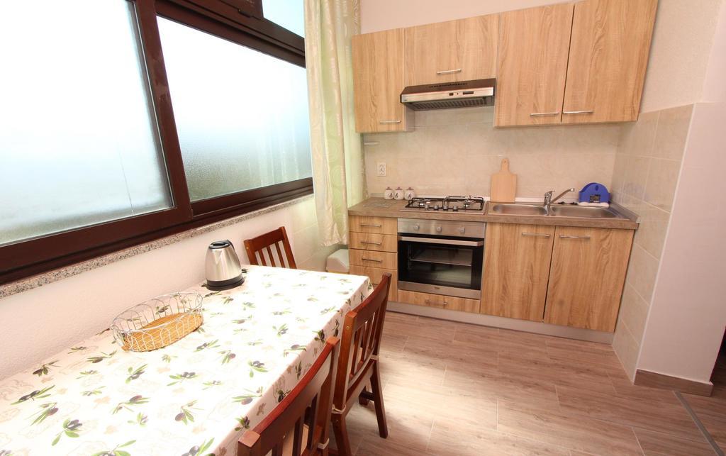 Apartments Maruchita Rovinj Bagian luar foto